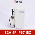IP67 16A 3Pは機械連結IECの標準のソケットを転換した